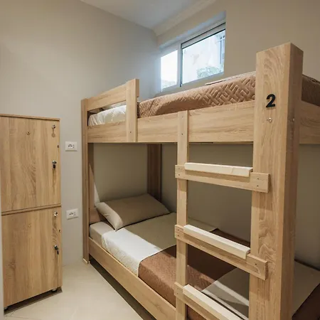 Gm Albergue Tirana