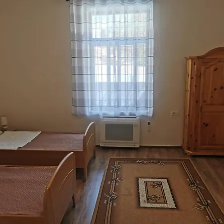 بيت شباب Gm *